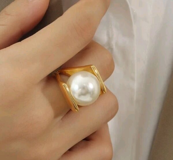 Y Shaped Pearl Gold Ring