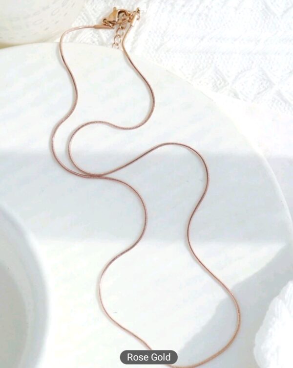 Minimalist Classic Necklace Rose Gold - Image 3