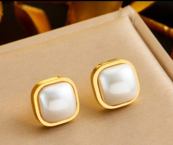 Gold & Faux Pearl Earrings