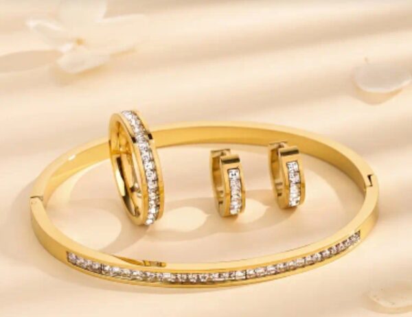 4Pcs 18K Gold Plated Rhinestone Bracelet, Ring, Earring Set