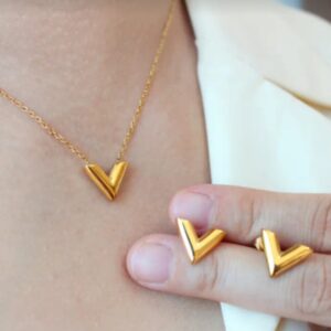 2Pcs Waterproof Gold Plated V Pendant Necklace